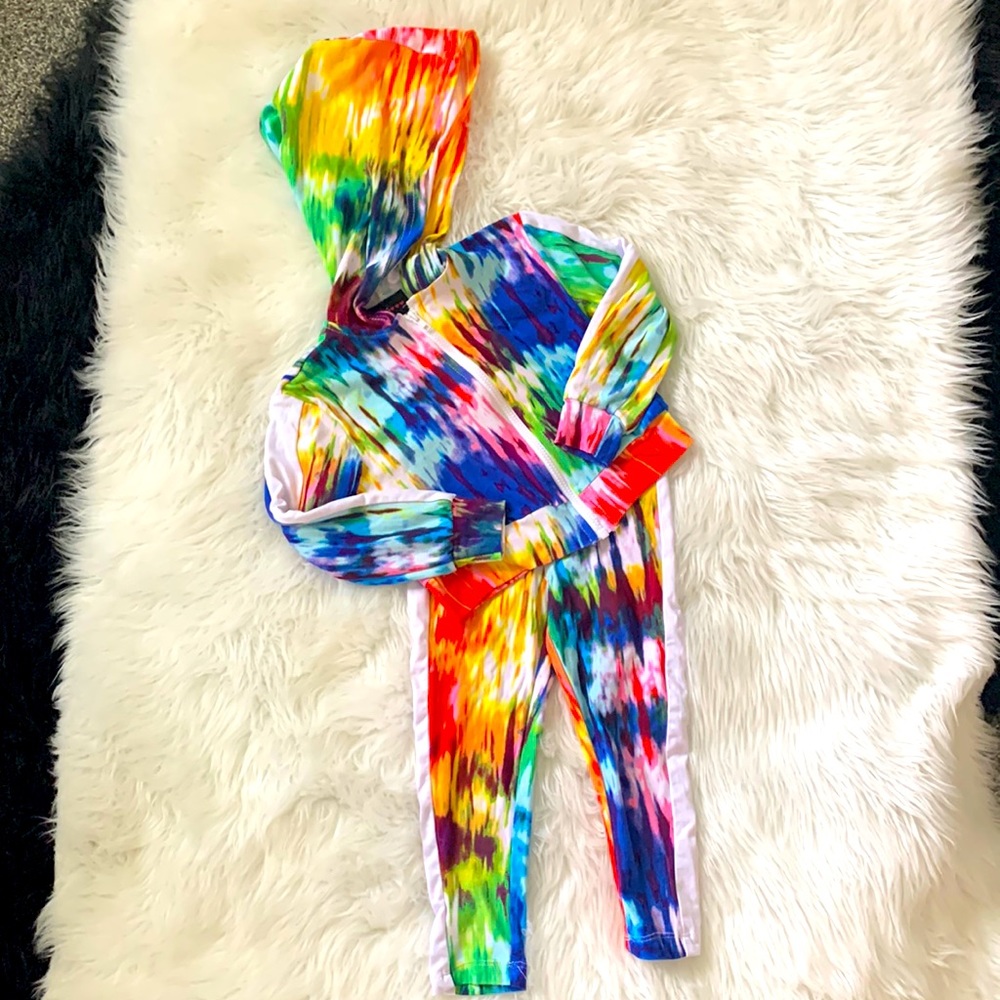 Toddler Girls 2 Piece Multi-Colored Jogging Set. Size 2.